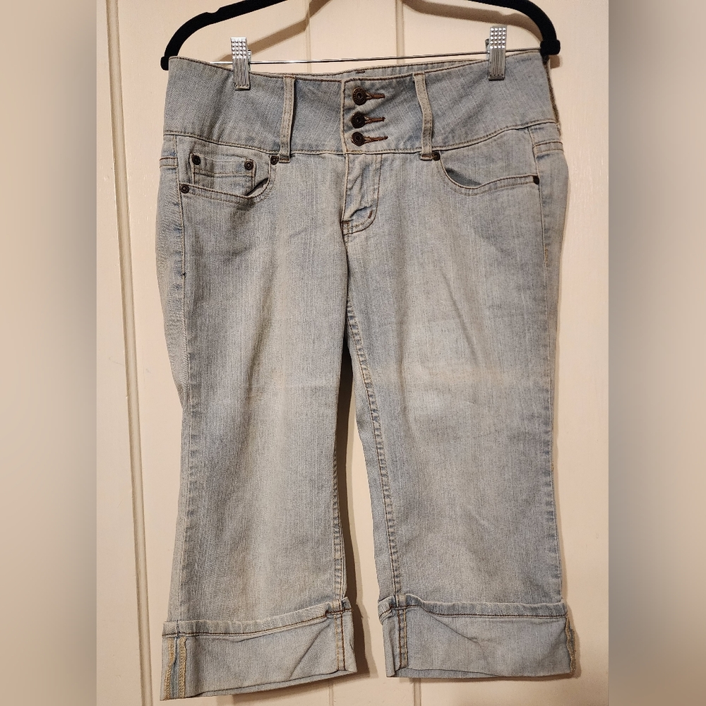 Pre-Loved YMI Jean Bermuda Sz 9 LightWash Color Juniors Vintage